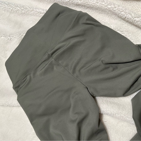 AE The Everything High-Waisted Flare Legging - Picture 3 of 9